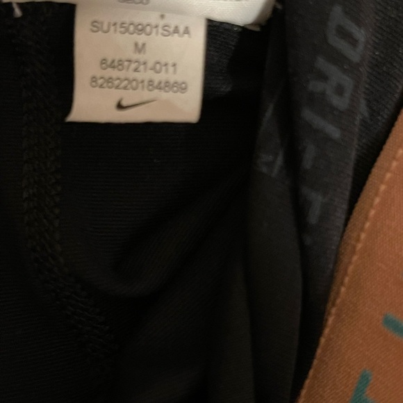 Women's Nike Compression Capri Leggings SIZE MED Dri Fit Run Fast Live Fearless. - Picture 9 of 12